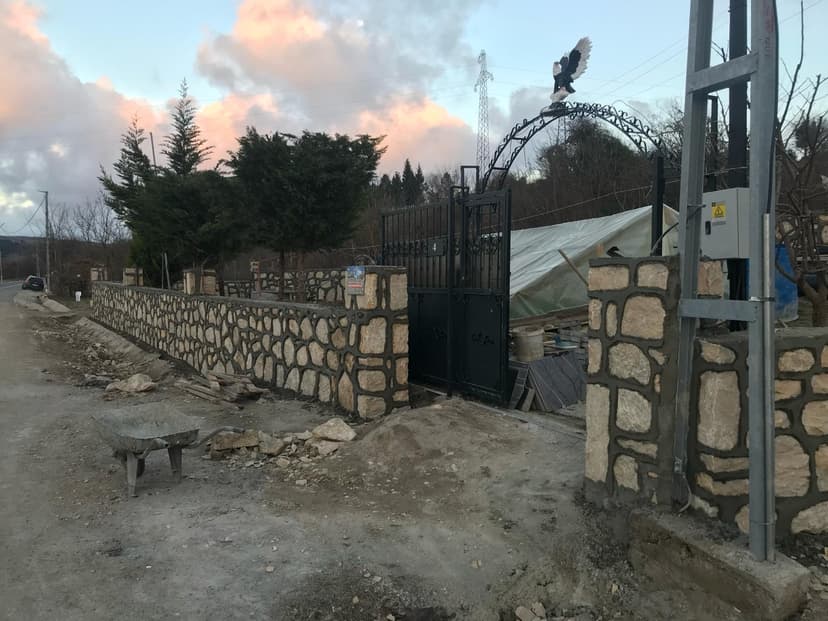 Bahçe Girişi ve Taş Duvar Projesi